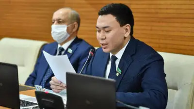 Мониторинговые группы, Минздрав, критика, депутат, фото - Новости Zakon.kz от 26.01.2022 12:15