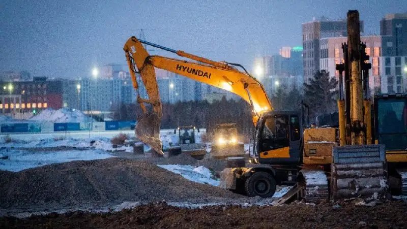 В Нур-Султане строят автомобильные мосты