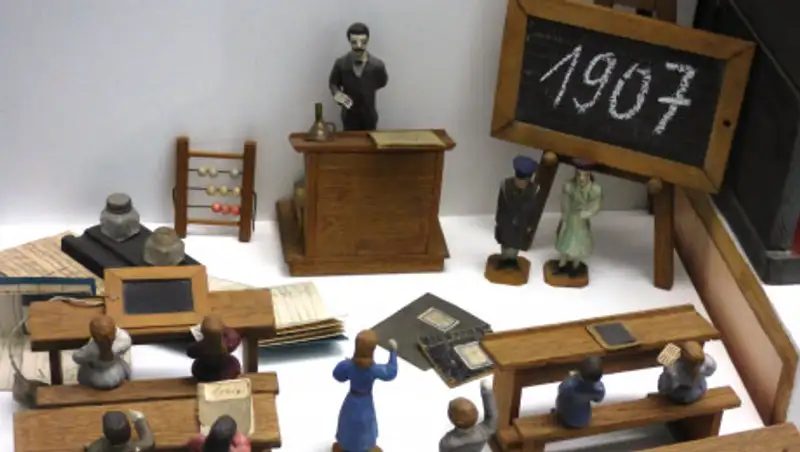 За счет чего удалось уменьшить уровень поборов в школах, рассказали в МОН РК