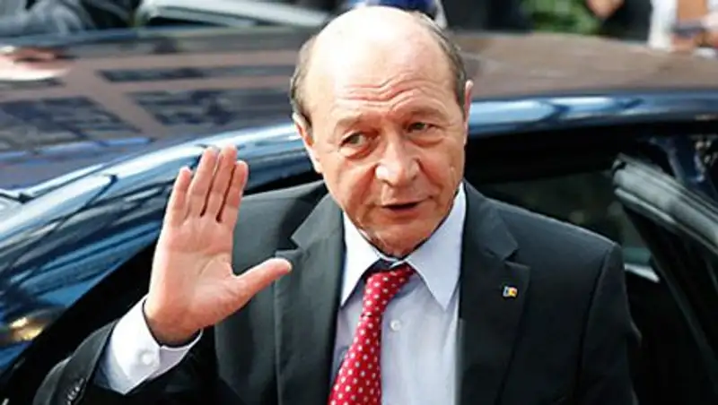 Румынский президент обвинил премьера в работе на спецслужбы