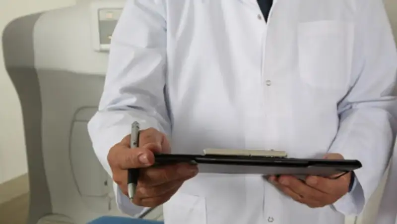 В Минтруда объяснили, почему затягивают выплаты врачам