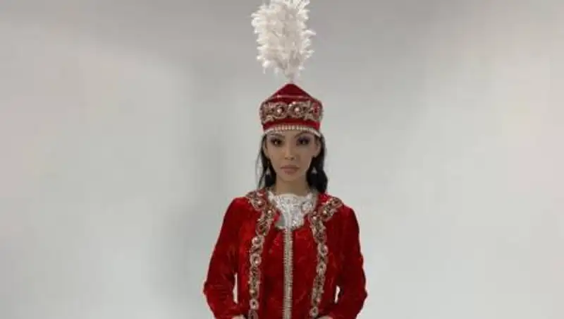 Появились семейные фото участницы Мисс Вселенная из Казахстана