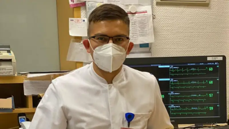 Казахстанский хирург в Германии: Не могу даже представить, чтобы к врачам применяли силу