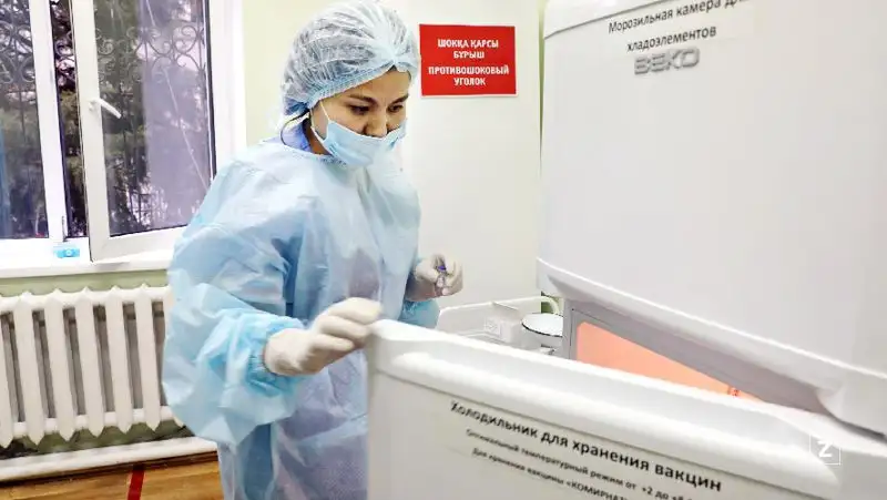 За сутки более трех тысяч казахстанских подростков получили вторую вакцину от КВИ