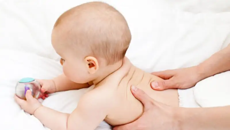 Мануальный терапевт сломал позвоночник ребенку в Экибастузе