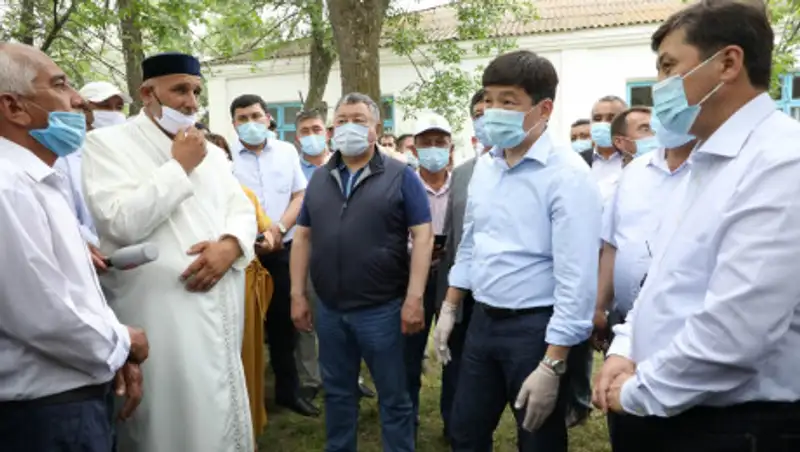 Байбек встретился с жителями затопленных аулов в Мактаарале