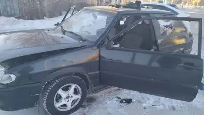 "Не нужна машина": из-за штрафов костанаец разбил стекла своего авто