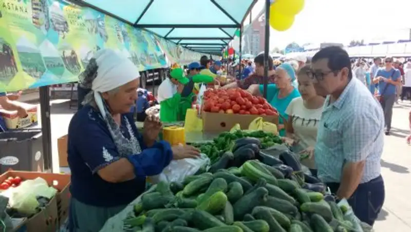 В Астане проходит сельхозярмарка жамбылских товаропроизводителей