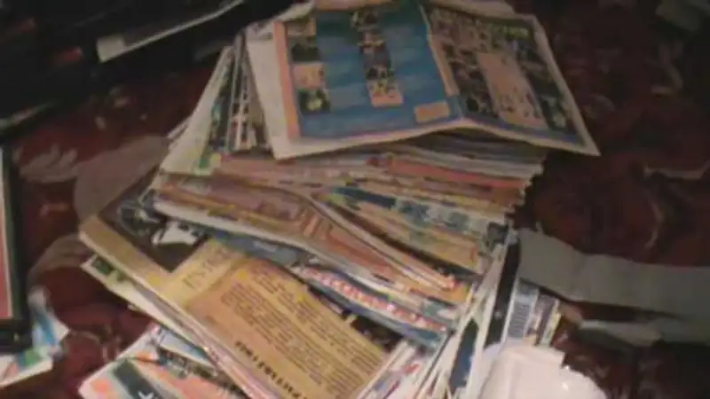 Точку оптовой продажи контрафактных дисков выявили в Алматы (фото), фото - Новости Zakon.kz от 18.11.2013 23:09