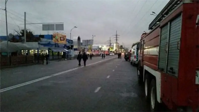 В Алматы "оптовка" перекрыта из-за неизвестного со взрывчаткой