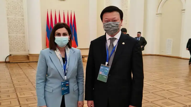 Казахстан и Армения объявили о взаимном признании паспортов вакцинации от COVID-19