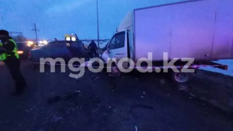 Водитель погиб на трассе в Западном Казахстане