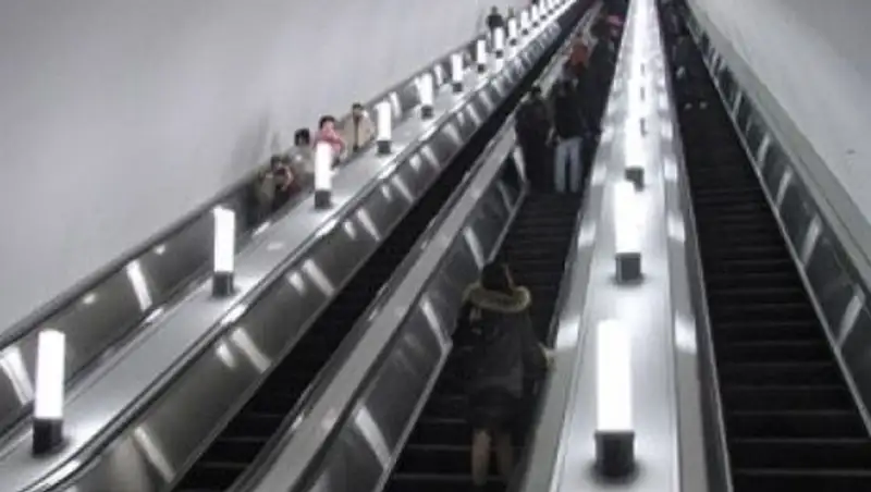 Сотрудницу метро Алматы наказали за грубость