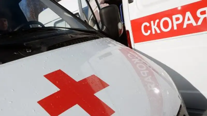 "Скорая помощь" с двухлетним ребенком перевернулась в Алматы