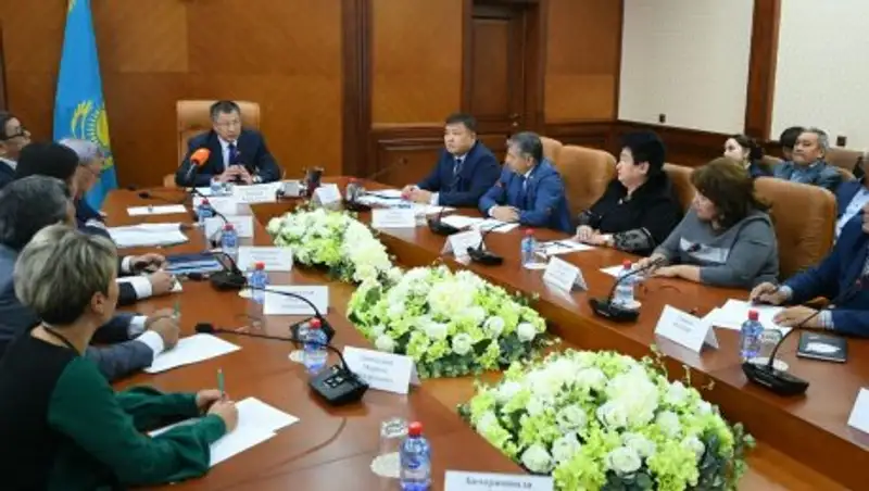 О&#1178;О &#1241;кімі этном&#1241;дени бірлестіктерді&#1187; т&#1257;ра&#1171;аларымен кездесті