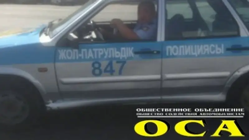 В Шымкенте за нарушение ПДД наказан универсальный полицейский
