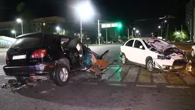 ДТП на Абая- Момышулы, фото - Новости Zakon.kz от 20.09.2022 06:18