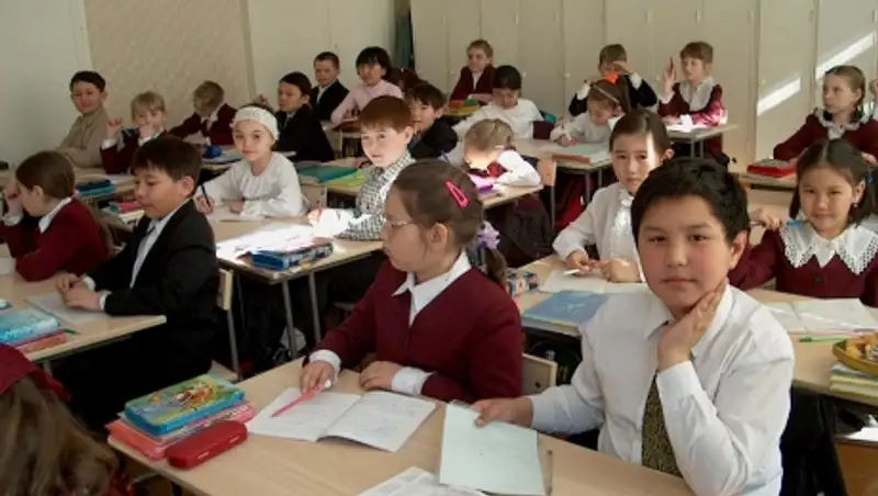 В рамках перехода на 12-летнее образование в РК разработано более 100 учебных программ