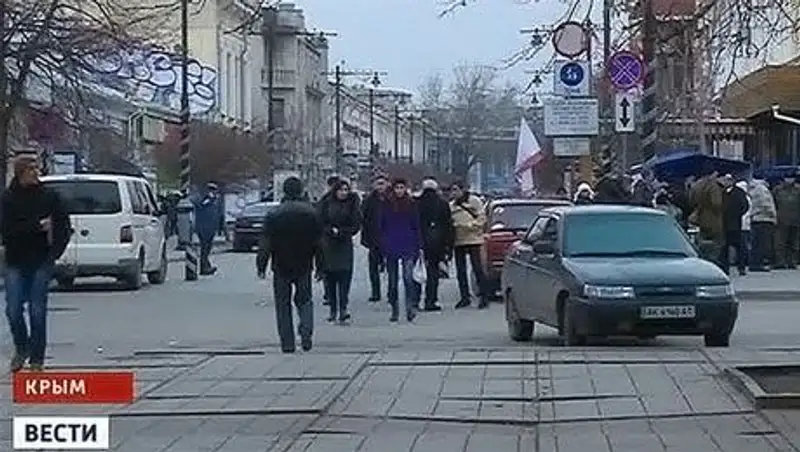 В Крыму началась смена украинских автономеров на российские