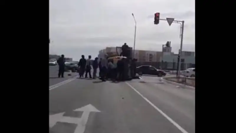 Скорая перевернулась в Актау - есть пострадавшие