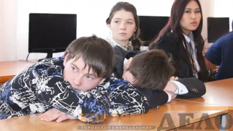 Суицид 15-летней школьницы из Рудного решили замолчать, чтобы "не пугать детей"