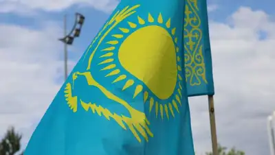 День Госсимволв РК, флаг Казахстана, юрист, фото - Новости Zakon.kz от 04.06.2022 13:05