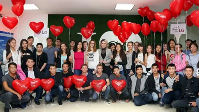 LGEAK провела лекцию о важности корпоративного волонтерства в Caspian University