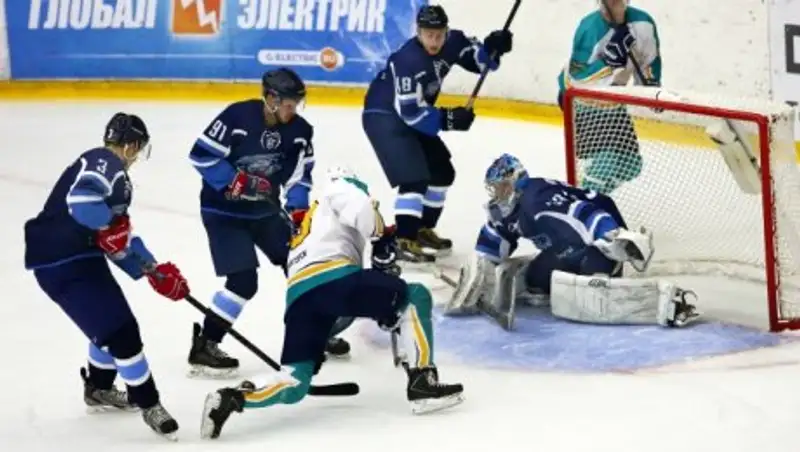 "Торпедо" уступило "Бурану" в матче ВХЛ