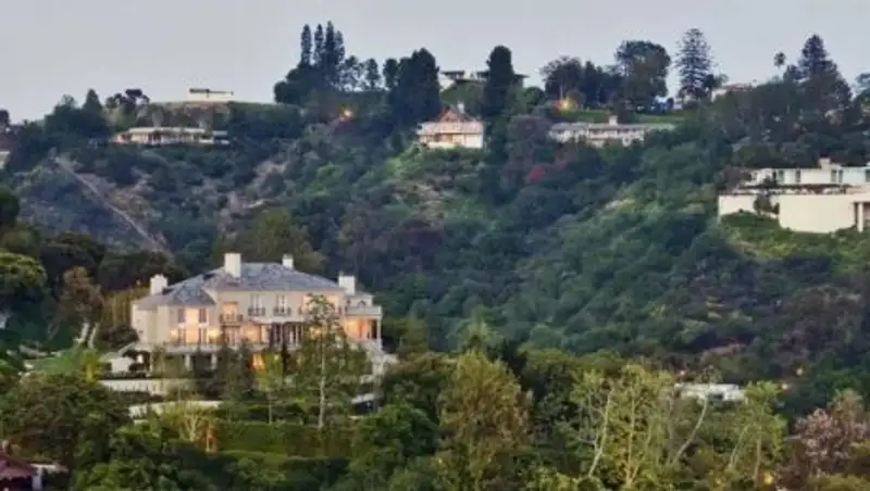 Фотографии особняков миллиардера Илона Маска попали в интернет