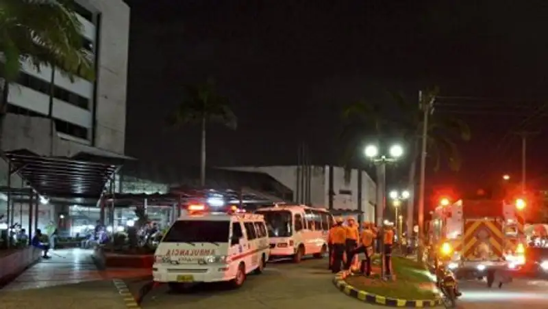 В Колумбии три человека погибли из-за падения автобуса в пропасть