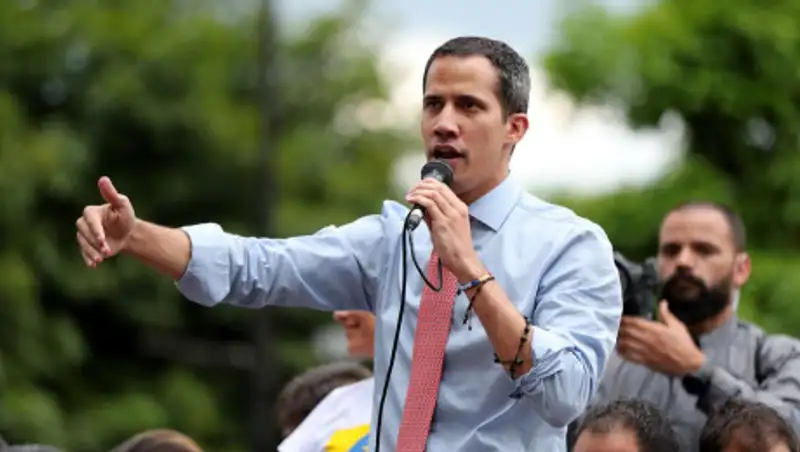 Гуайдо заявил, что может согласиться на военное вмешательство США