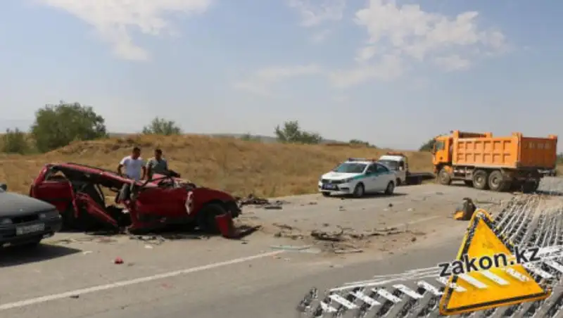 Врач сообщил о состоянии пострадавших в жутком ДТП в Алматинской области