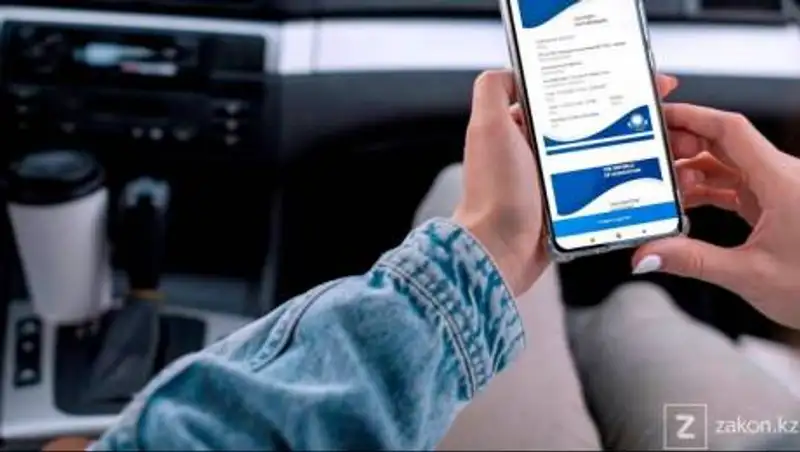 Невакцинированным сотрудникам ограничат доступ на работу в Нур-Султане