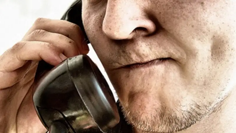 В Акмолинской области ревнивец требовал деньги у женщины, угрожая расправиться с ее семьей