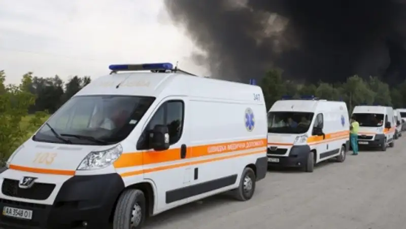 Киевские врачи борются за жизни пострадавших при пожаре на нефтебазе