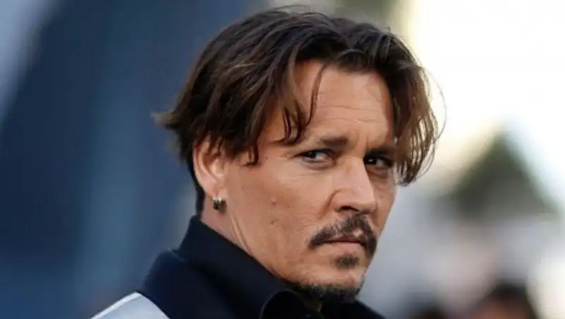 Джонни Депп снова в центре скандала: его обвинили в избиении