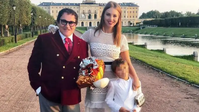 Молодую беременную жену Диброва экстренно прооперировали