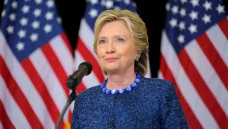 Клинтон призвала ФБР обнародовать новые материалы по делу о служебной переписке