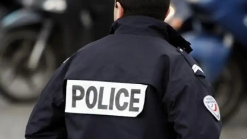 Глава ФБР: у полицейских США есть склонность к расизму