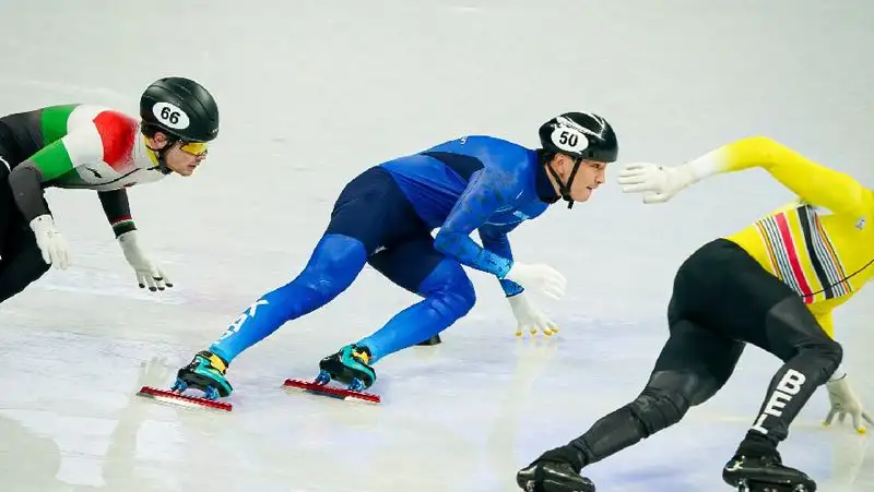Пекин-2022: Казахстанец попал в финал соревнований по шорт-треку