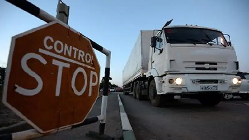 Первые машины гуманитарного конвоя покинули территорию Украины