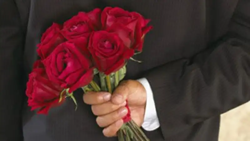 Мошенник с сайта знакомств обокрал на свидании пенсионерку в Карагандинской области