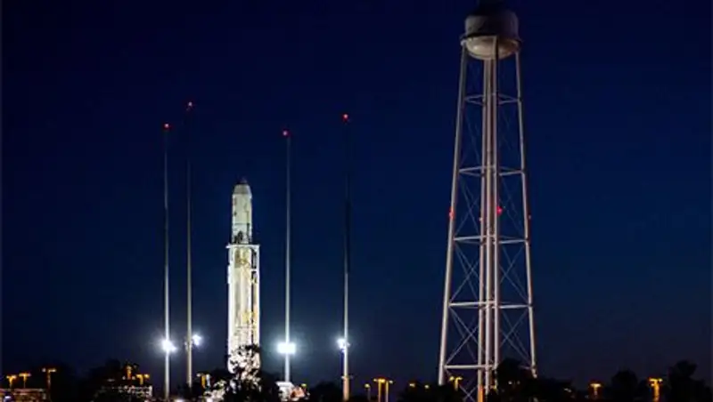 Американская ракета-носитель Antares взорвалась при запуске
