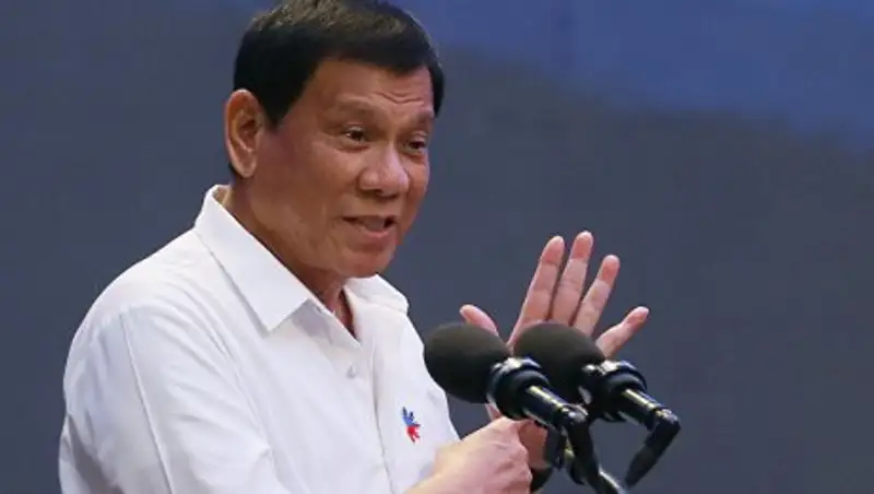 Президент Филиппин пригрозил ввести военное положение в стране