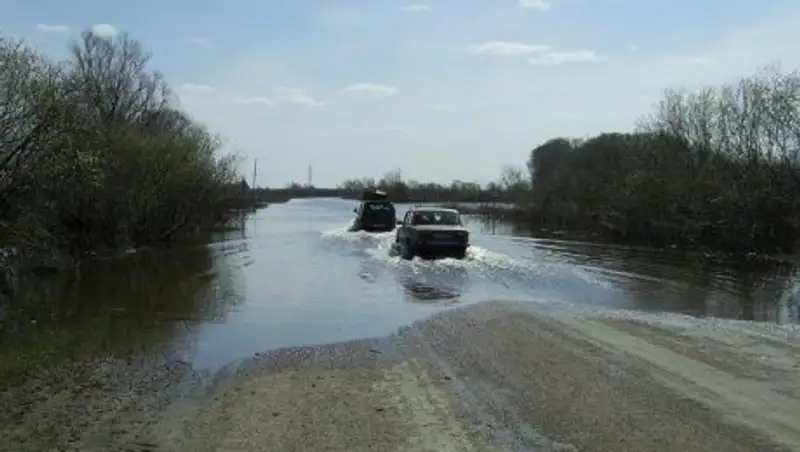 Тас&#1179;ын судан &#1178;аза&#1179;станны&#1187; &#1199;ш облысында жол жабылды 