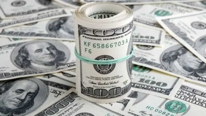 На утренних торгах курс доллара достиг 319,9 тенге