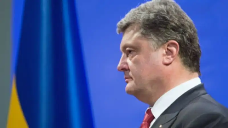 Порошенко объявил о задержании корректировщика огня по Мариуполю