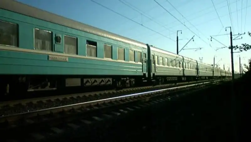 Движение поездов восстановлено после схода электровоза и вагонов с рельсов