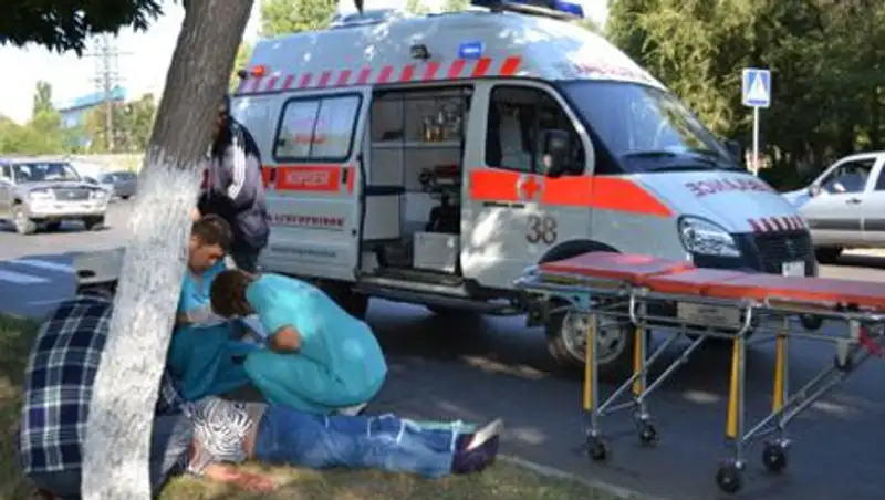 В Усть-Каменогорске на пешеходном переходе автомобиль сбил двух пожилых женщин