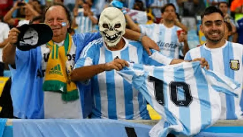 Аргентинский болельщик был застрелен в результате столкновения фанатов